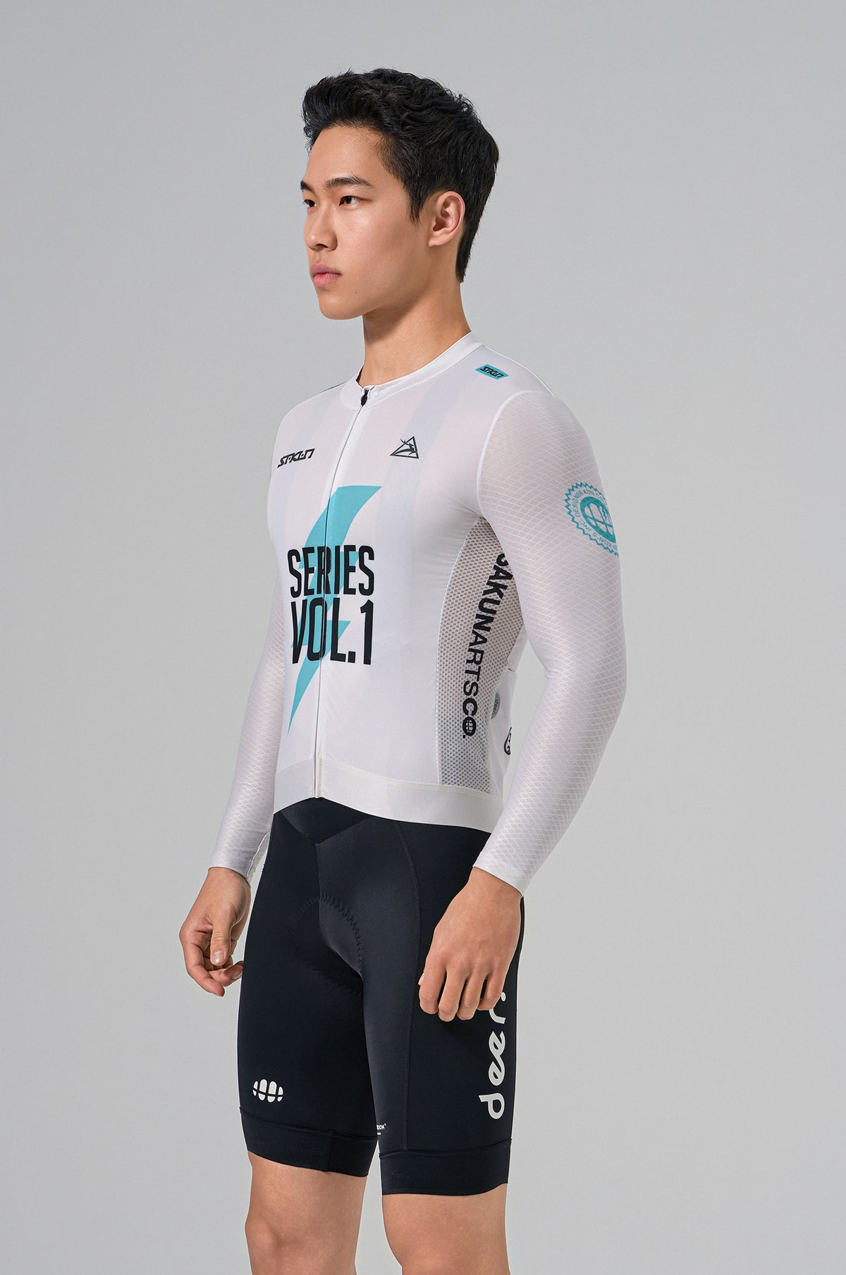 SAKUN x DEER cycling jersey — product photograph