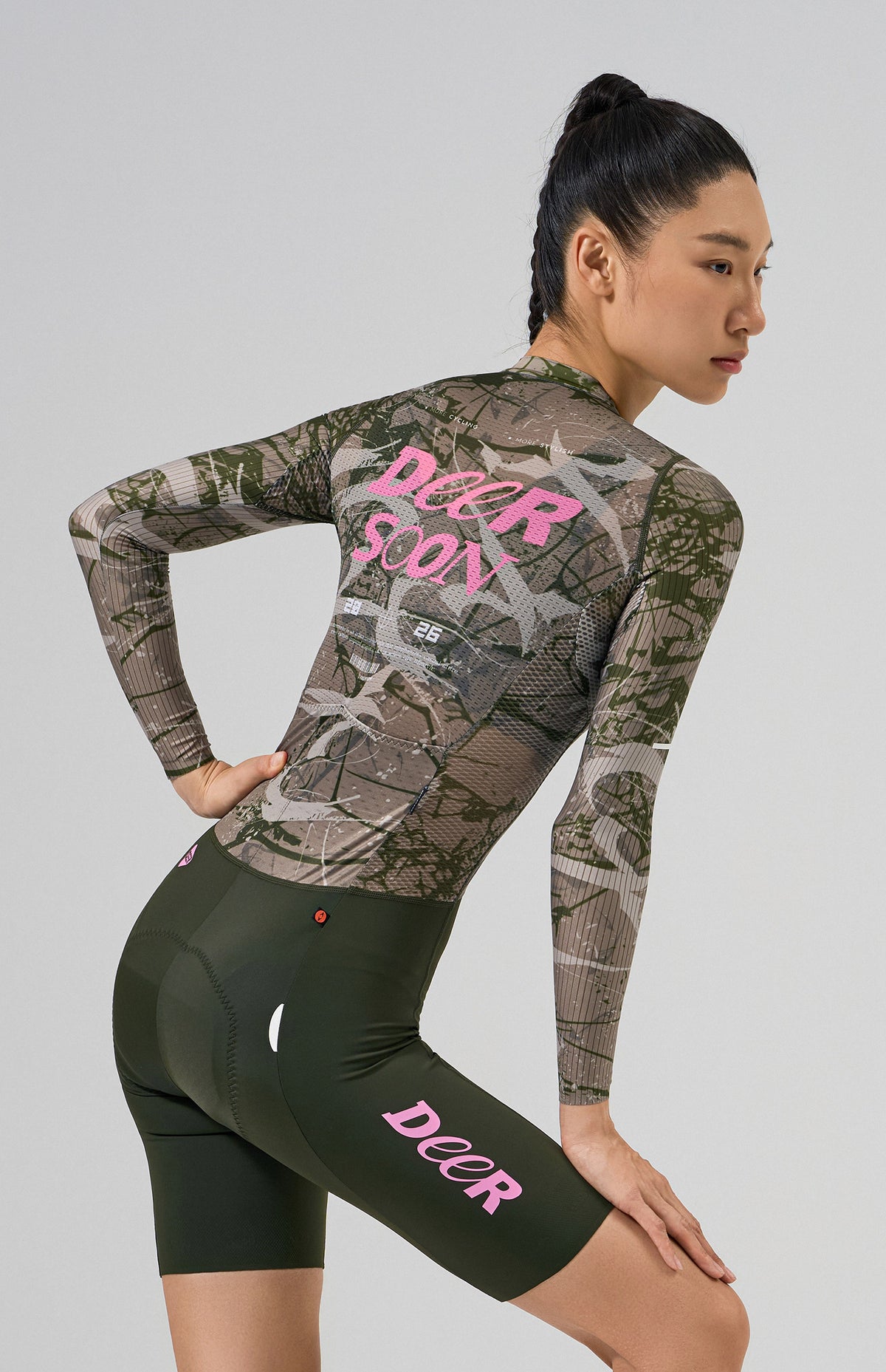 Women's Aerodynamic Ventilated Road Cycling Skinsuit — product story image 04 of 14