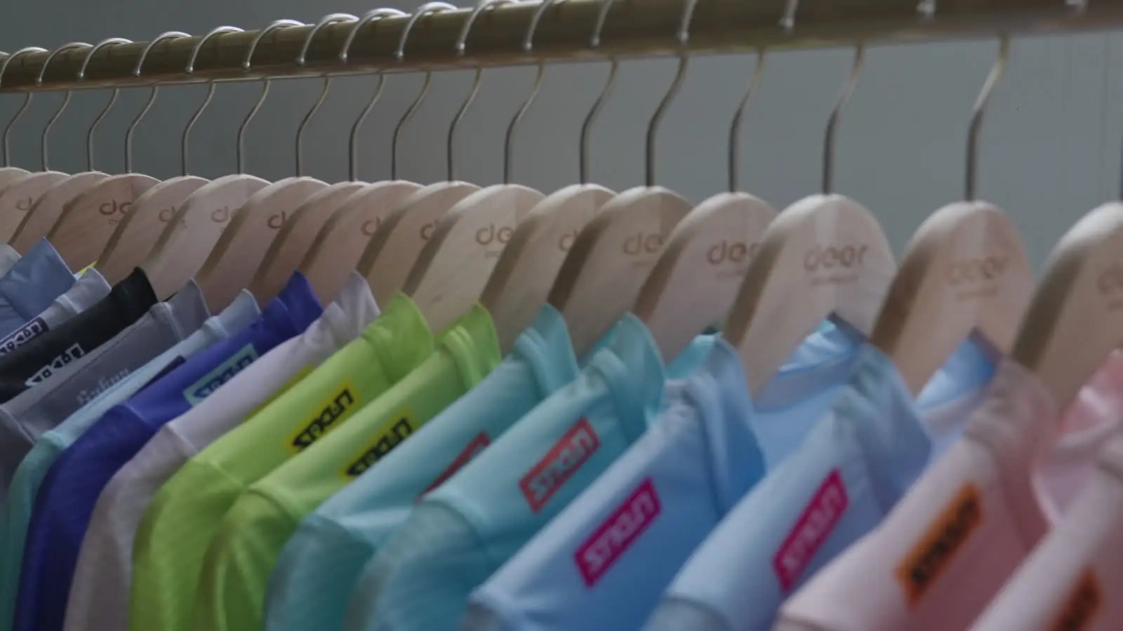 Cycling apparel arranged for project handoff